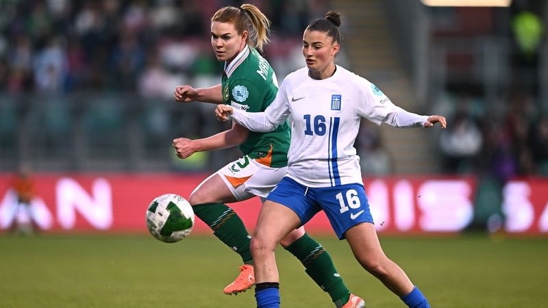Aoife Mannion battles with Ioanna Papatheodorou of Greece at Tallaght Stadium
