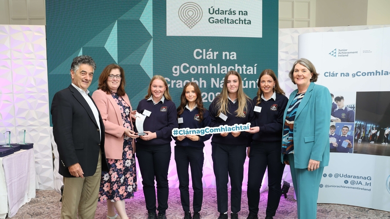 Moltóirí agus buaiteoirí an phríomhghradaim.