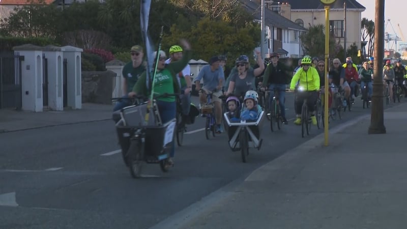 The group proceeded in a long line from Grand Canal Square and along the seafront to Sandymount Strand.