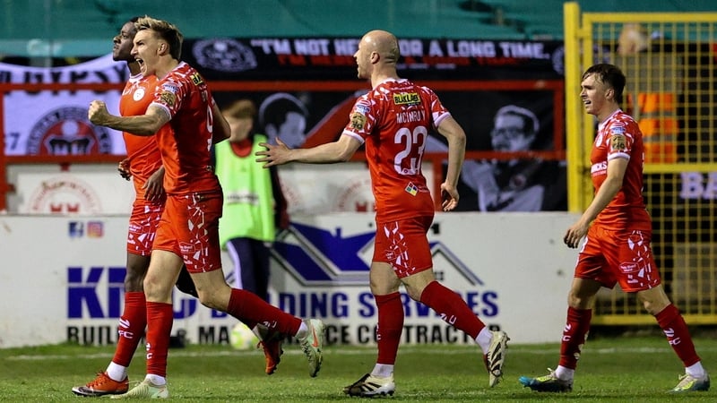 Mipo Odubeko celebrates his winner for Shels