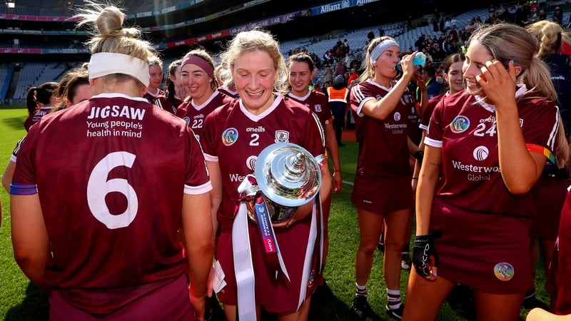 Shauna Healy with the league trophy after the defeat of Cork in the 2023 decider