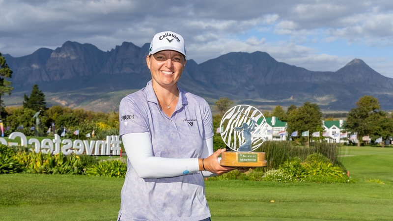 Perrine Delacour with the trophy (Image: Tristan Jones/LET)