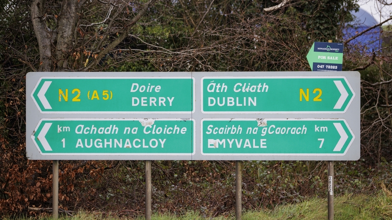 'Bearna shuntasach eacnamaíochta idir dhá dhlínse na hÉireann' – staidéar úr