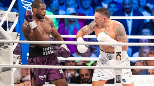 Oleksandr Usyk (R) beat Daniel Dubois by ninth-round knockout in August 2023
