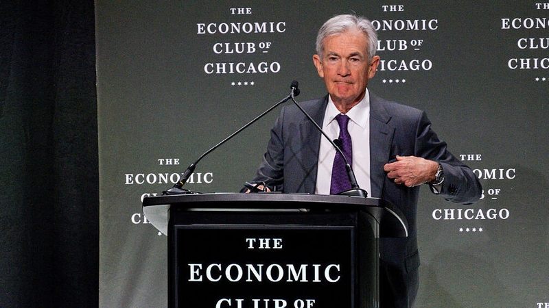 Jerome Powell arrives to speak during an Economic Club of Chicago event