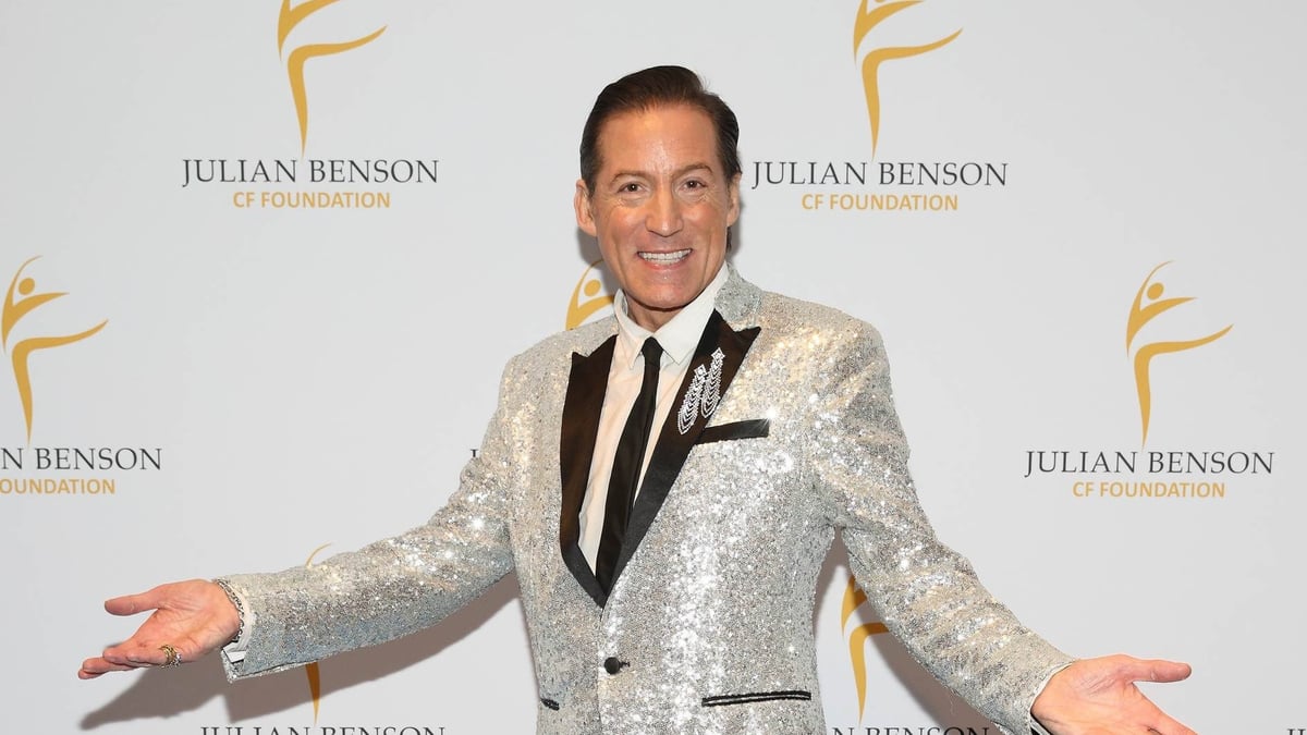 Colm Mac Gearailt - Aisteoir agus File.