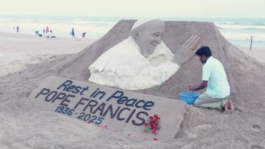 Indian artist crafts sand sculpture of Pope Francis