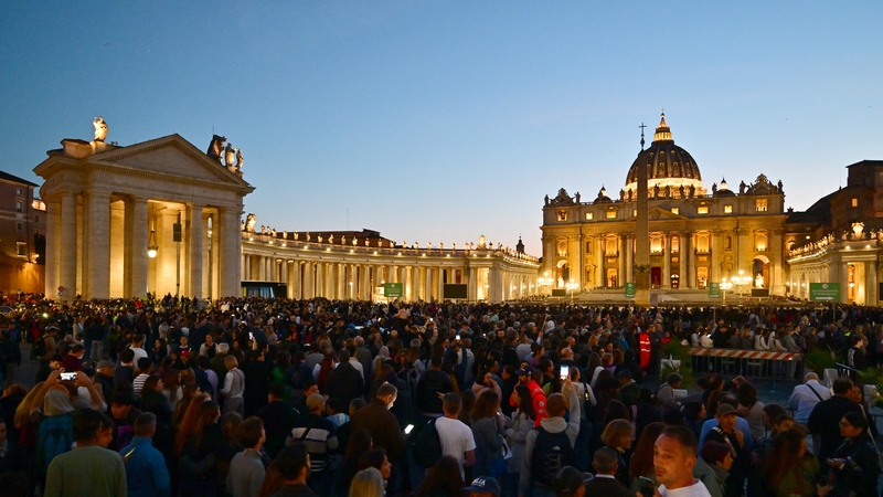 Crowds queue to pay their respects at the Vatican
