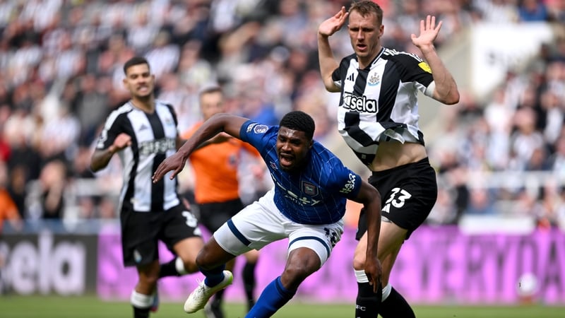 Newcastle overcame ten-man Ipswich at St James Park