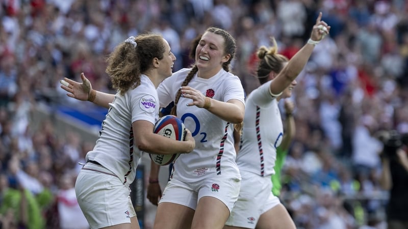 Abby Dow (l) scored two of England's tries