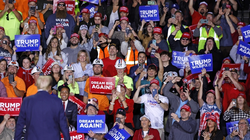 According to a poll published by the Washington Post and ABC News, only 39% of Americans approve of how Donald Trump is conducting his presidency