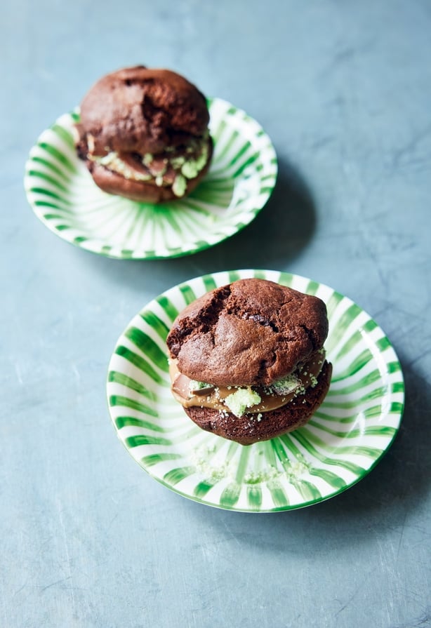 Mint choc chip whoopie pies