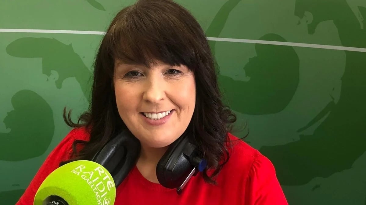 Maighréad Uí Annluain ó sheomra na Nuachta.