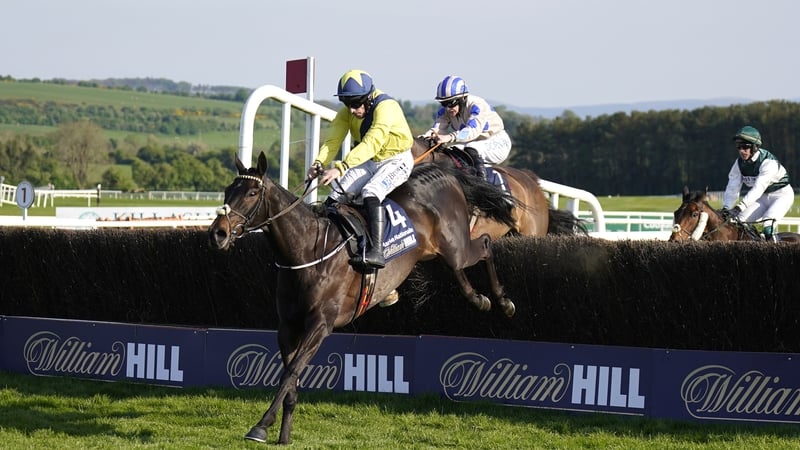 Marine Nationale jumps the last ahead of Captain Guinness