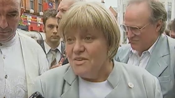 Northern Secretary Mo Mowlam in Belfast (1997)