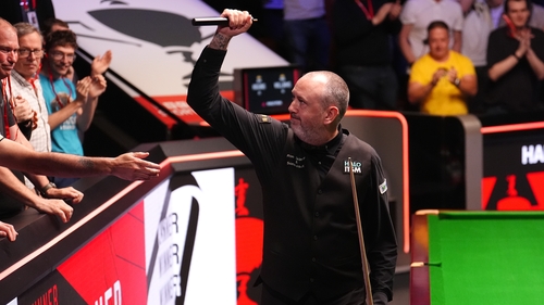 Mark Williams racked up 1306 points to John Higgins' tally of 1279 over 25 frames
