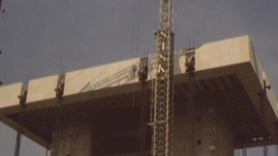 New Central Bank headquarters under construction, Dublin (1975)