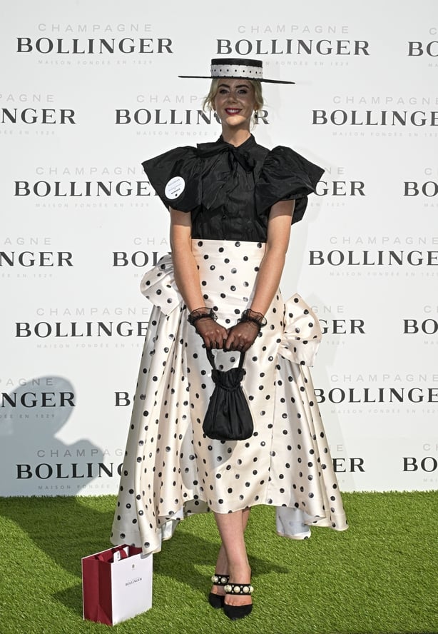 Genevieve Ryan from Roscommon a civil servant winner of the Bollinher Best dressed on the opening day of Punchestown 5 day racing festival*****No Reproduction Fee*****Pic © Michael Chester.MOB 087 8072295 info@chester.ie