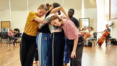 Watch: Luail in rehearsal