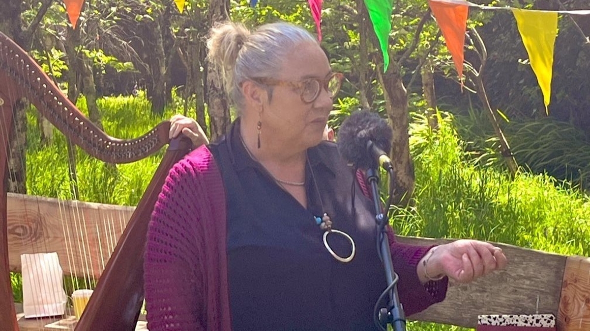 Dairena Ní Chinnéide agus Sarah Ní Dhubháin. 