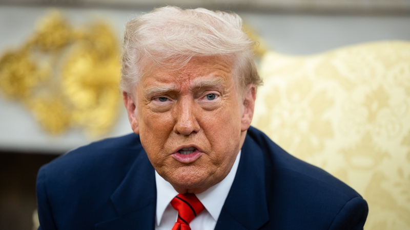 Tá sé ráite ag Uachtarán Trump Mheirceá go bhfuil sé ag súil le bualadh le hUachtarán an Choimisiúin Eorpaigh, Ursula von de Leyen, atá "go hiontach", a dúirt sé.