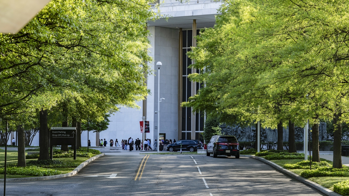 Former Kennedy fundraising board member discusses Trump takeover