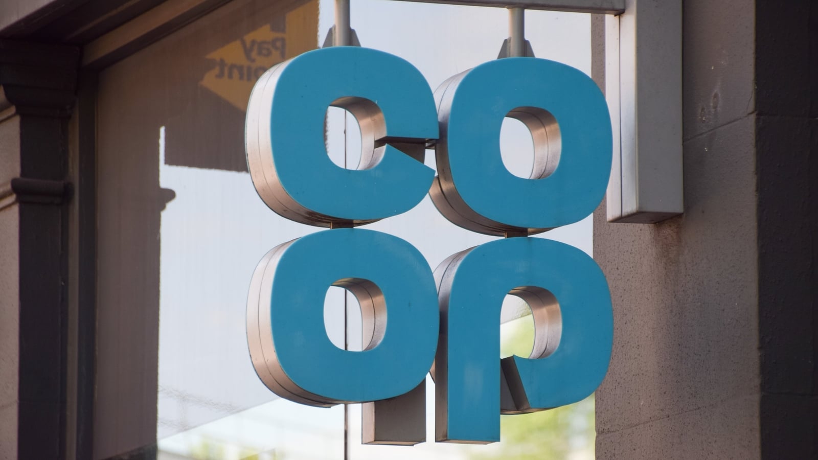 UK's Co-op warns of weak consumer confidence due to war