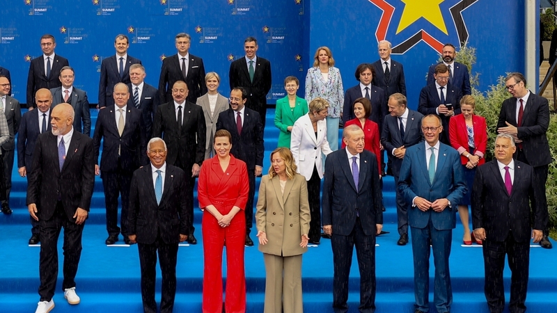 Leaders pose for a photo as they attend European Political Community Summit in Tirana, Albania