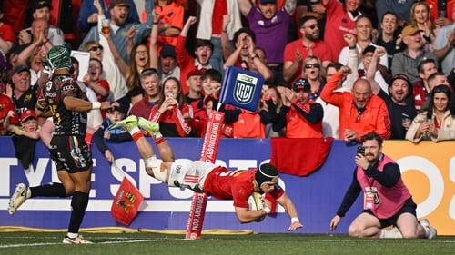 Thaakir Abrahams scores Munster's third try