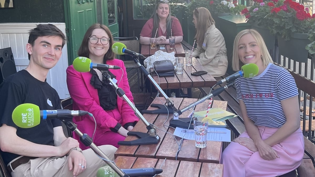 Nóirín Báicéir, Léachtóir le Litríocht na Fraincíse agus Hugo Murphy, iriseoir. 