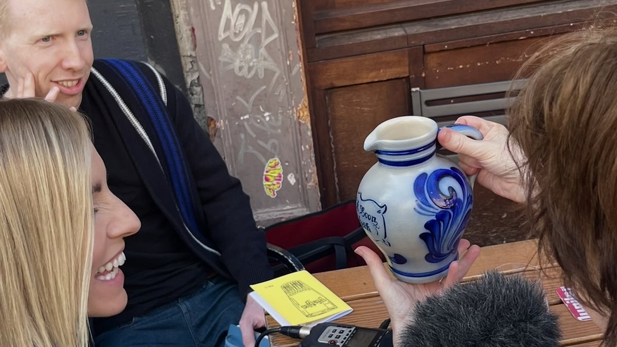 Turas Beorach na Cathrach le Barra Ó Scannláin agus Paula Nic Cionnaith. 