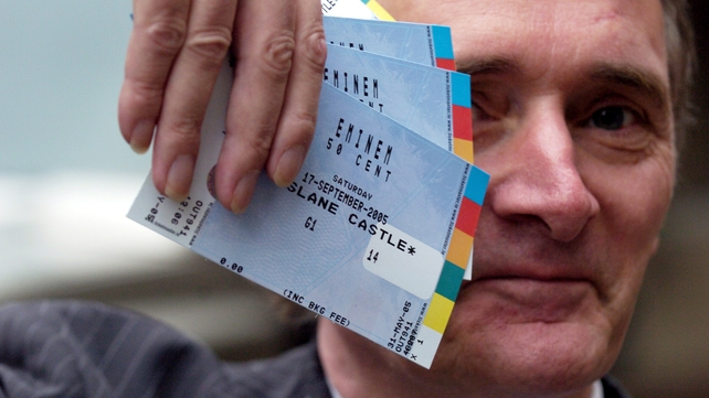 Lord Henry Mount Charles announcing Eminem's gig at Slane Castle, 2005. Rolling News.
