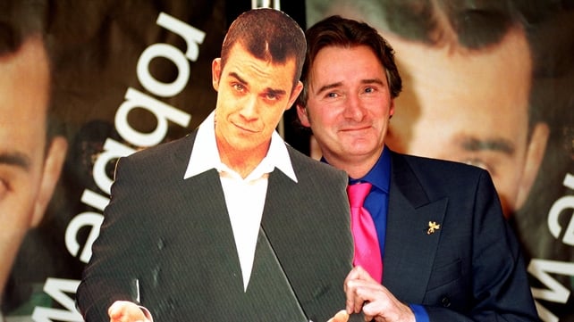 Lord Henry Mount Charles announces details Robbie Williams' Slane Castle gig, 1999. Rolling News.