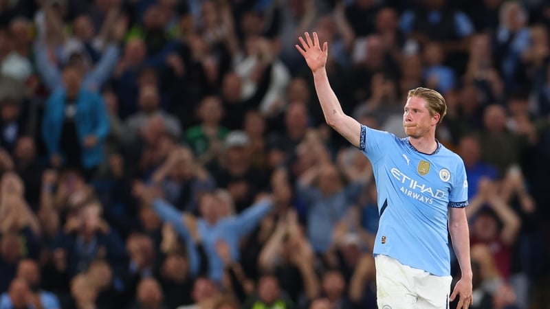 Kevin de Bruyne salutes the home fans