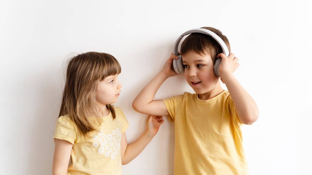 How siblings influence you more than parents