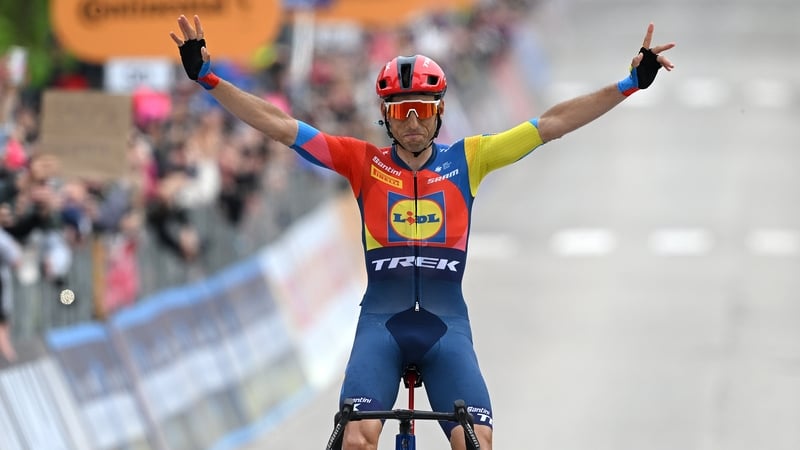 Carlos Verona claimed his first career Grand Tour stage win at the age of 32
