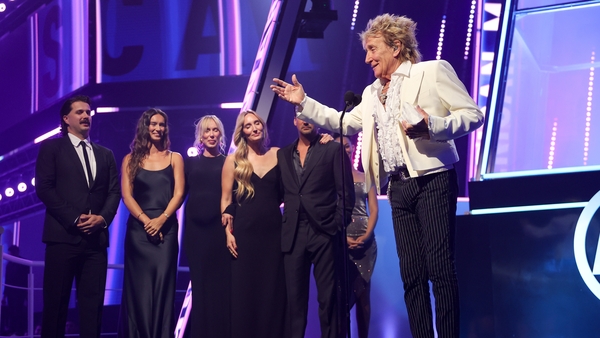 Rod Stewart was presented with a lifetime achievement award at the AMAs by his children
