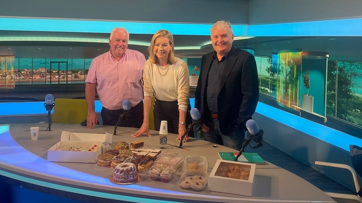 Gur Cake, Battenberg or apple tart?