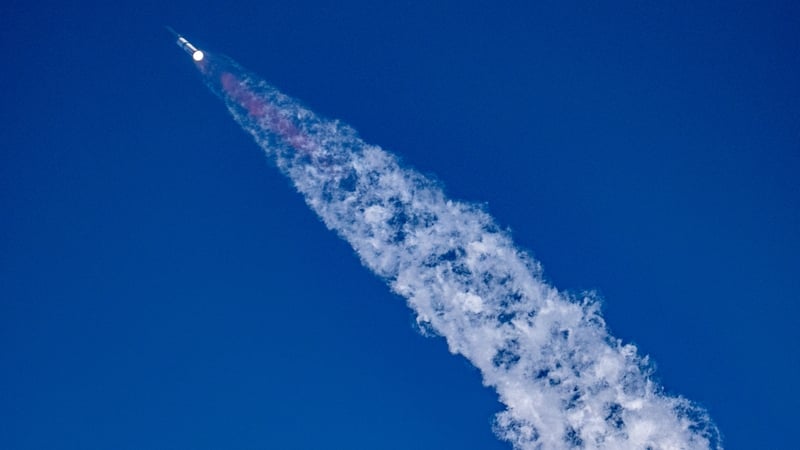 SpaceX is planning a stock market flotation next year - with a plan to raise as much as $25 billion