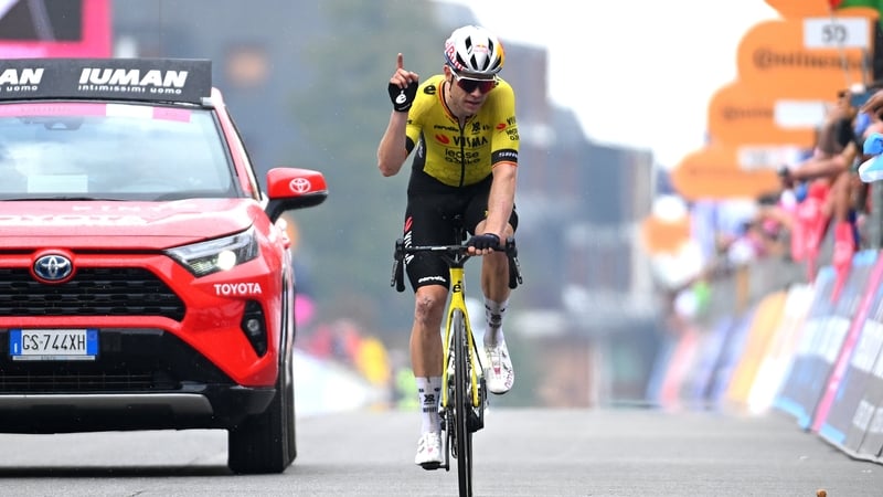 Simon Yates took the pink jersey on the penultaimte stage