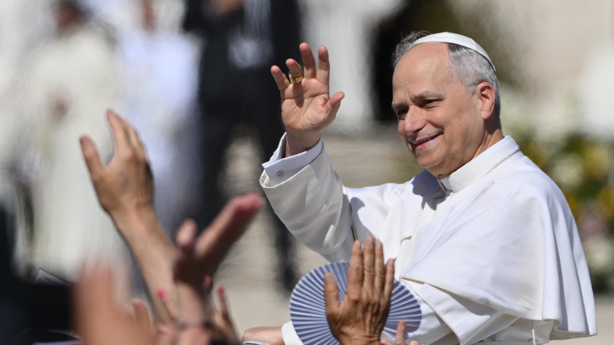 Is Pope Leo XIV the ‘Centrist Dad’ Pope? 