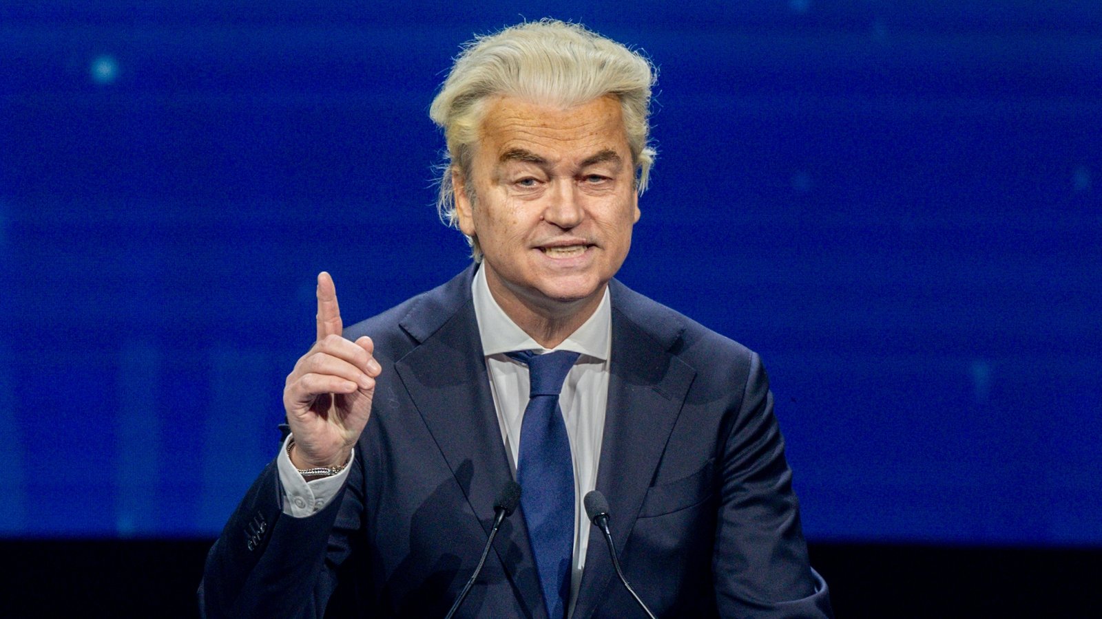 Dutch vote in test for Europe's far right