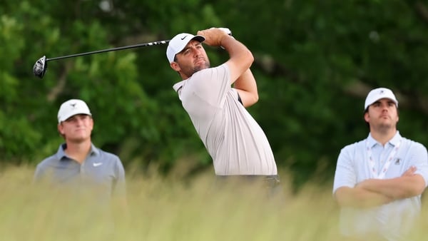 OAKMONT, PENNSYLVANIA - JUNE 10: Scottie Scheffler of the United States plays a shot from the fourth tee during a practice round prior to the 125th U.S. OPEN at Oakmont Country Club on June 10, 2025 in Oakmont, Pennsylvania. (Photo by Gregory Shamus/Getty