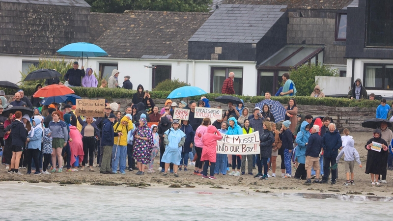 Locals in Kinsale gathered to register their opposition to the granting of a license to Woodstown Bay Shellfish Ltd to pursue the operation (Photo credit: Ben O'Donnell)