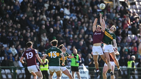 23 March 2025; John Maher of Galway and Seán O'Brien of Kerry contest a kickout during the Allianz Football League Division 1 match between Galway and Kerry at Pearse Stadium in Galway. Photo by Brendan Moran/Sportsfile