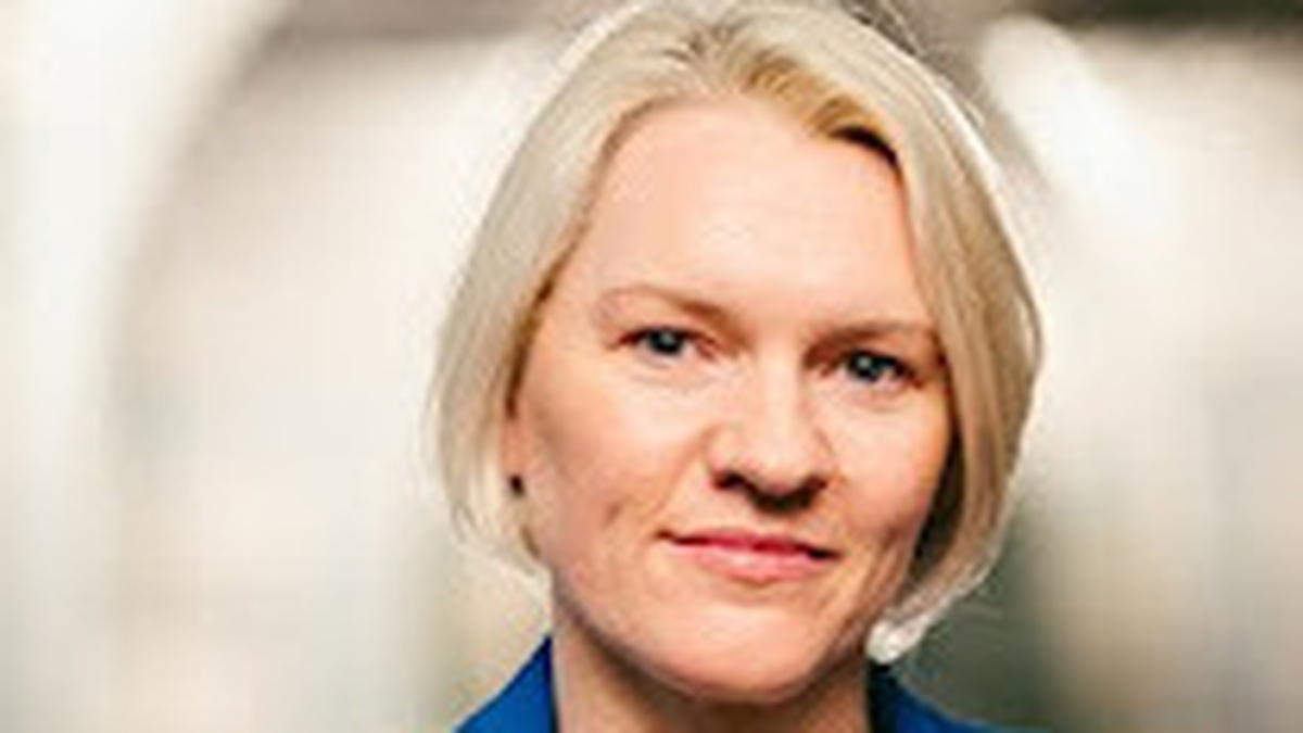 Mairéad Ní Mhaoilchiaráin ó Sheomra na Nuachta.