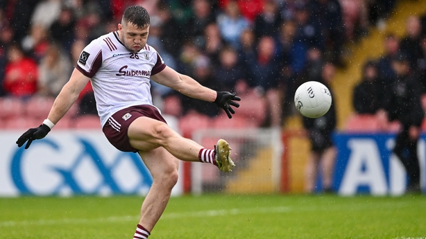 1 June 2025; Damien Comer of Galway scores a point from a free during the GAA Football All-Ireland Senior Championship Round 2 match between Derry and Galway at Celtic Park in Derry. Photo by Piaras Ó Mídheach/Sportsfile