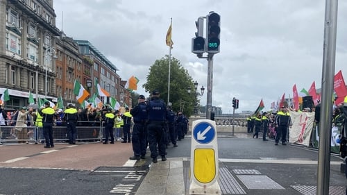 Gardaí created a space between the groups as the anti-immigration demonstration approach O'Connell Bridge