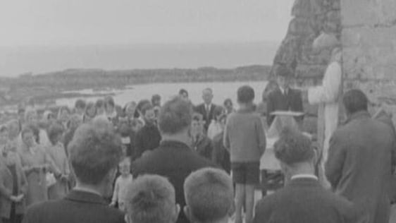 Pilgrims attend Mass on St MacDara's Island (1970)