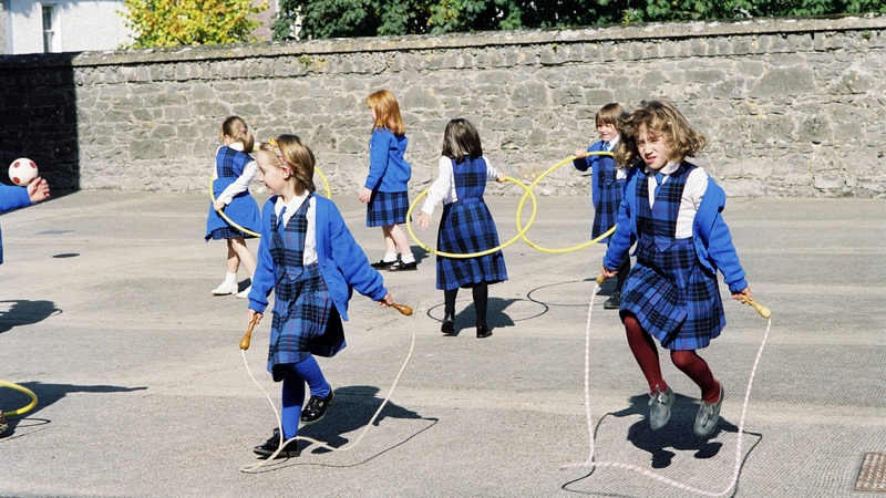 Children from Borrisokane Girls' National School, Co Tipperary featured in a 1994 episode of School Around the Corner. Photo: © RTÉ Photographic Archive.